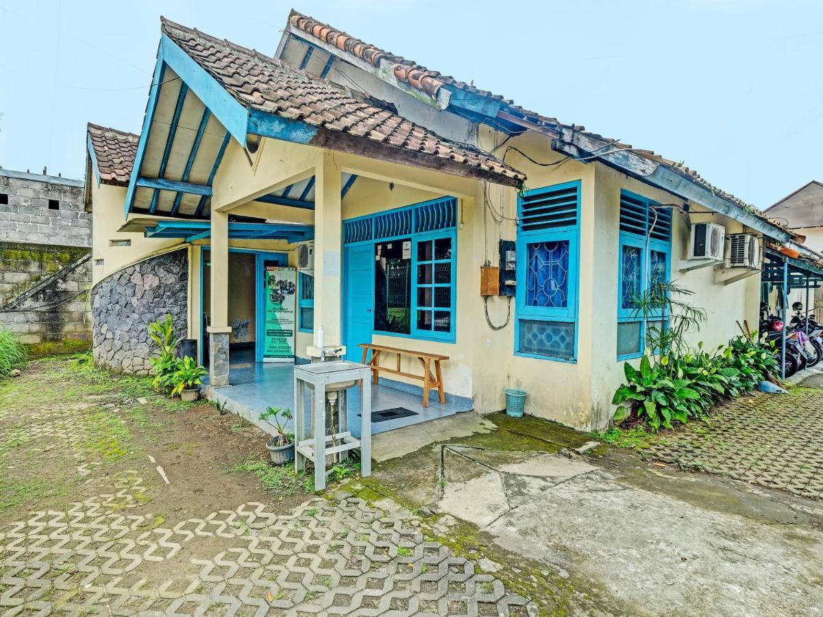Отель Spot On 2275 Omah Jm Beran Kidul Экстерьер фото